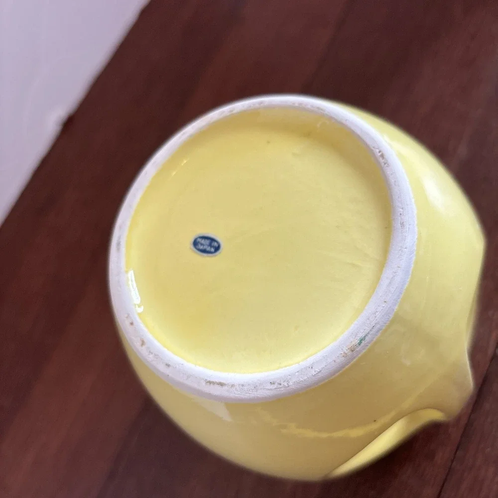 White Horse Scotch‎ Whiskey Yellow Ceramic Pitcher Made In Japan Sticker